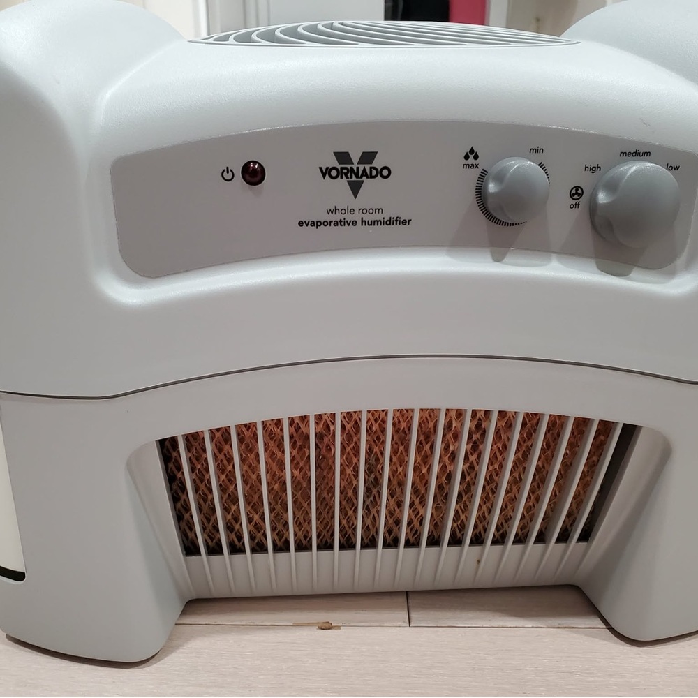 Vornado Whole Room Evaporative Humidifier - White Gray